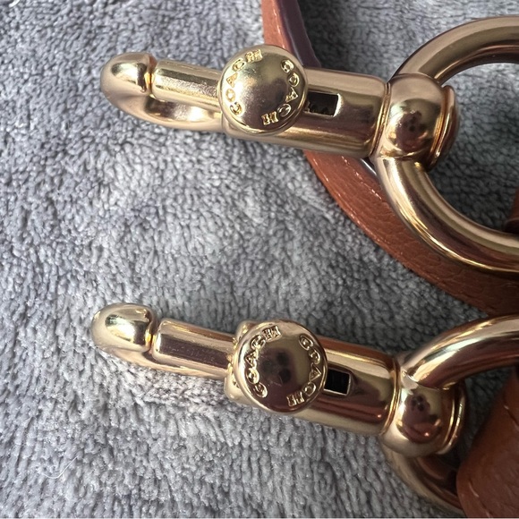 COACH Pebbled Leather Strap Replacement Adjustable Brown Gold Tone Hardware - Picture 7 of 10